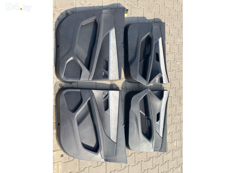 Обшивка двери (дверная карта) комплект к Peugeot 5008 2021 г.