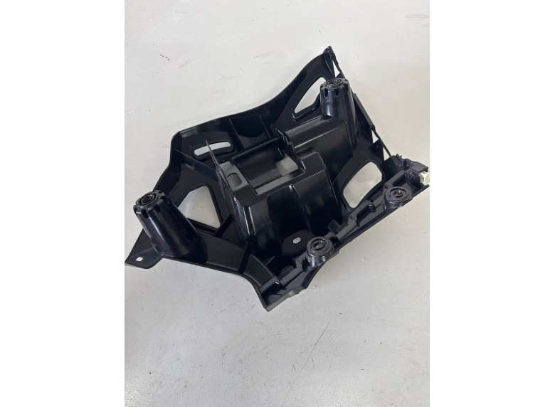 Кронштейн крепления бампера заднего к BMW XM G09, 2023г.