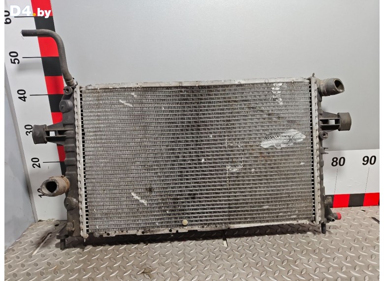 Радиатор (основной) к Opel Zafira 2003 г.