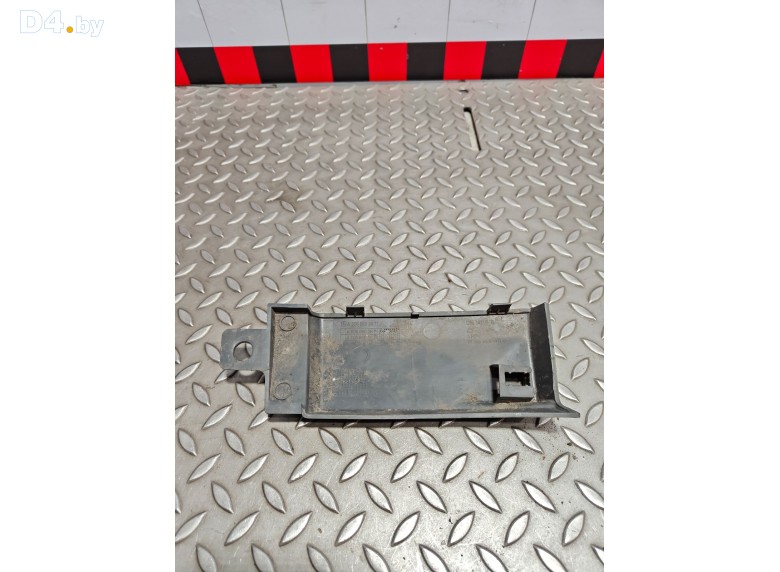 Молдинг (накладка кузовная) к Mercedes Sprinter 2010 г.