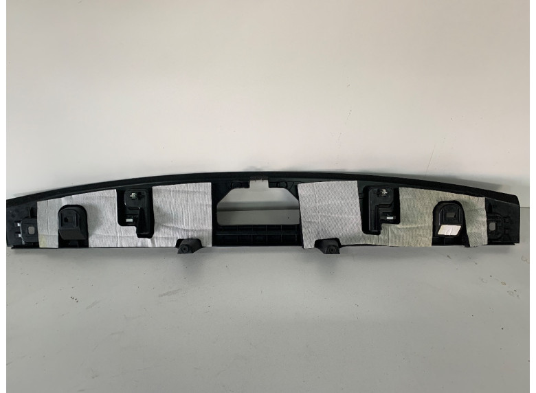 Пластик багажника к BMW XM G09, 2023г.