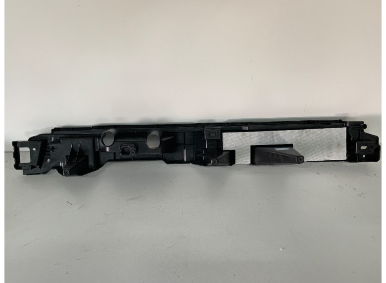 Пластик багажника к BMW XM G09, 2023г.