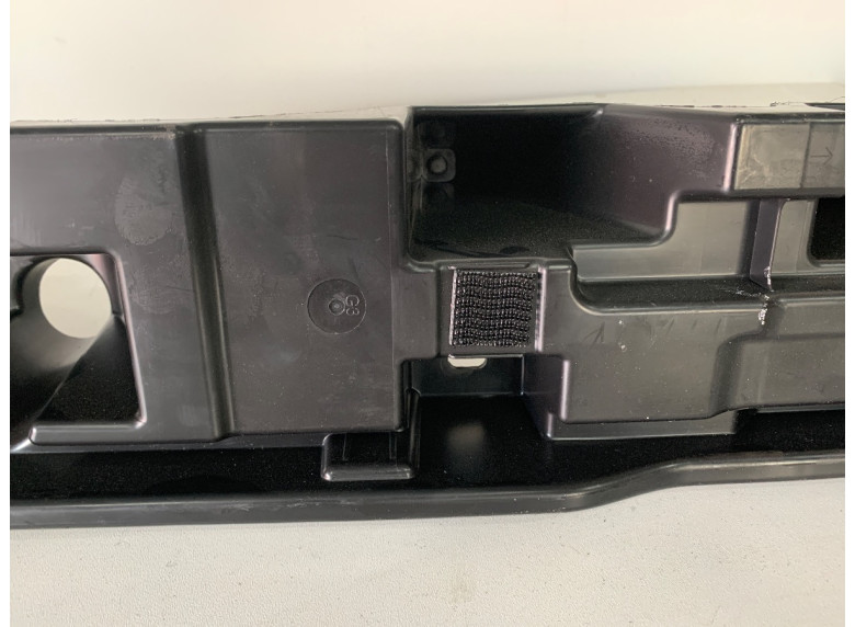 Пластик багажника к BMW XM G09, 2023г.