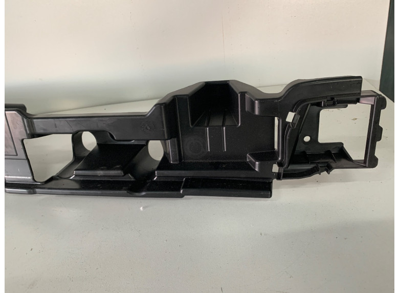 Пластик багажника к BMW XM G09, 2023г.