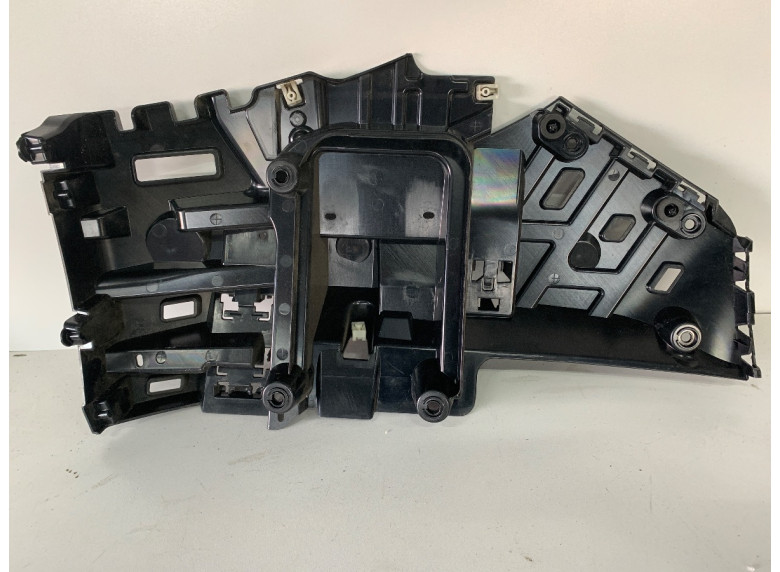 Кронштейн крепления бампера заднего к BMW XM G09, 2023г.