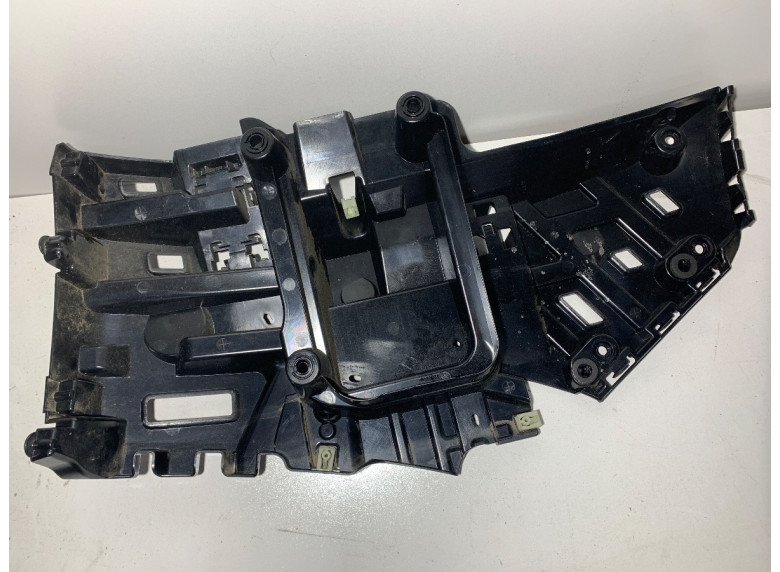 Кронштейн крепления бампера заднего к BMW XM G09, 2023г.