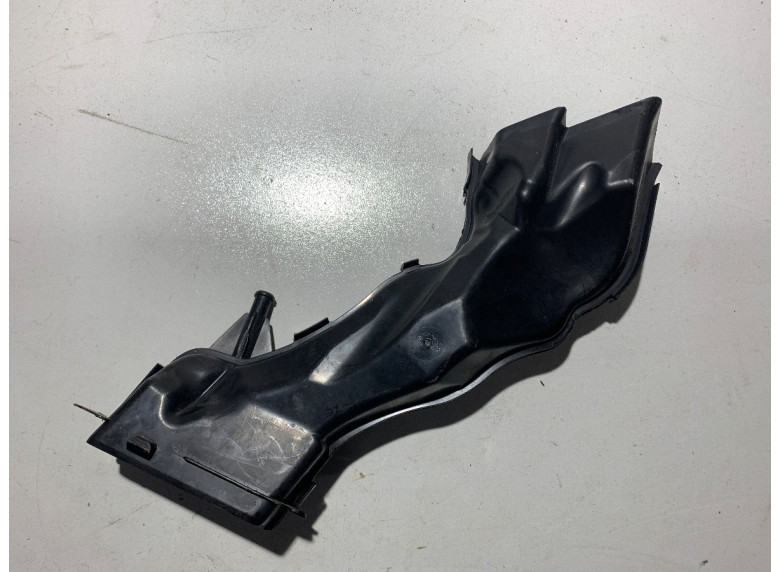 Водосток капота к BMW XM G09, 2023г.