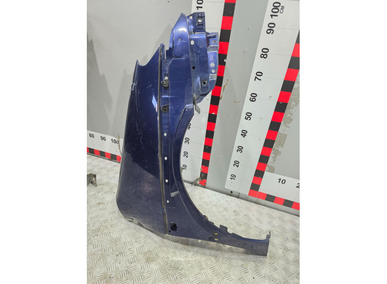 Крыло переднее правое к Renault Scenic RX4, 2001г.
