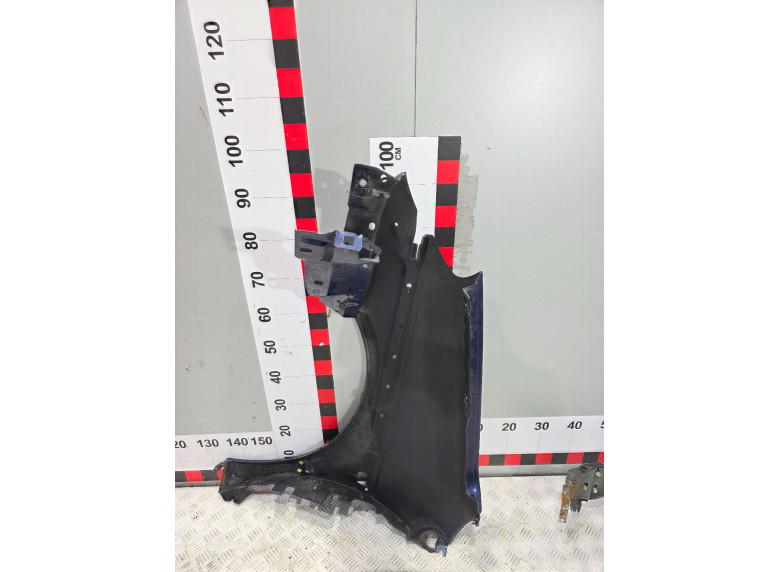 Крыло переднее правое к Renault Scenic RX4, 2001г.