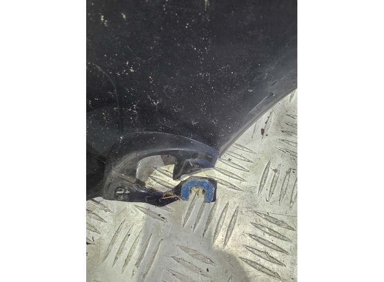 Крыло переднее правое к Renault Scenic RX4, 2001г.
