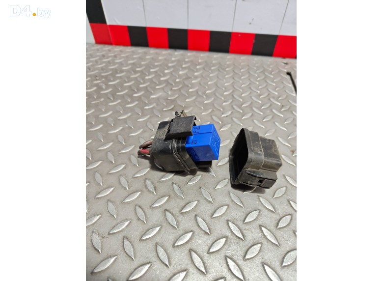 Реле вентилятора к Renault Scenic 2010 г.