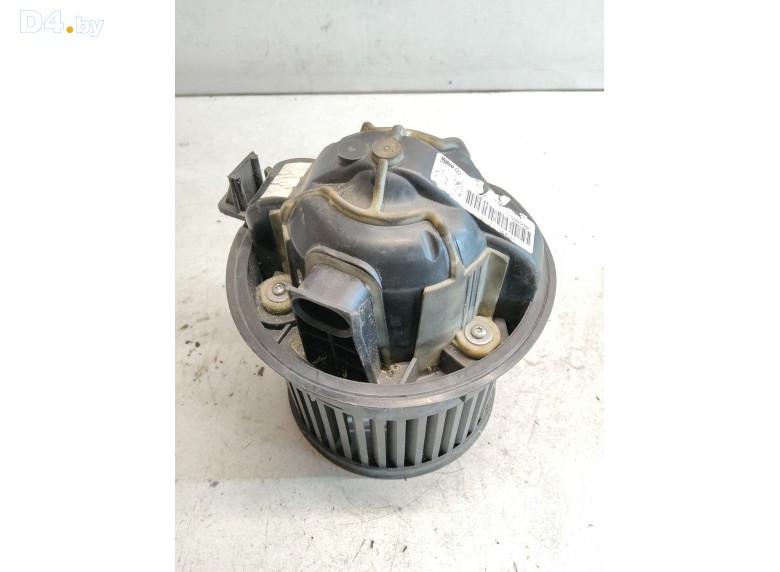 Моторчик печки к Peugeot 308 2008 г.