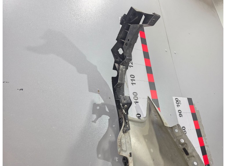 Кронштейн крепления бампера переднего к Кронштейн крепления бампера переднего к Volkswagen Passat 1998 г. Passat