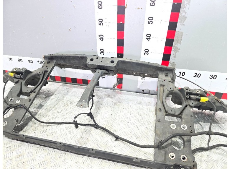 Передняя панель крепления облицовки (телевизор) к Передняя панель крепления облицовки (телевизор) к Volkswagen Touareg 2004 г. Touareg