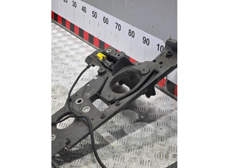 Передняя панель крепления облицовки (телевизор) к Передняя панель крепления облицовки (телевизор) к Volkswagen Touareg 2004 г. Touareg