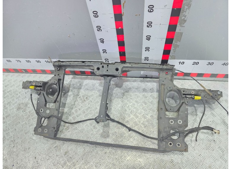 Передняя панель крепления облицовки (телевизор) к Передняя панель крепления облицовки (телевизор) к Volkswagen Touareg 2004 г. Touareg