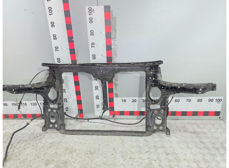 Передняя панель крепления облицовки (телевизор) к Передняя панель крепления облицовки (телевизор) к Volkswagen Touareg 2004 г. Touareg