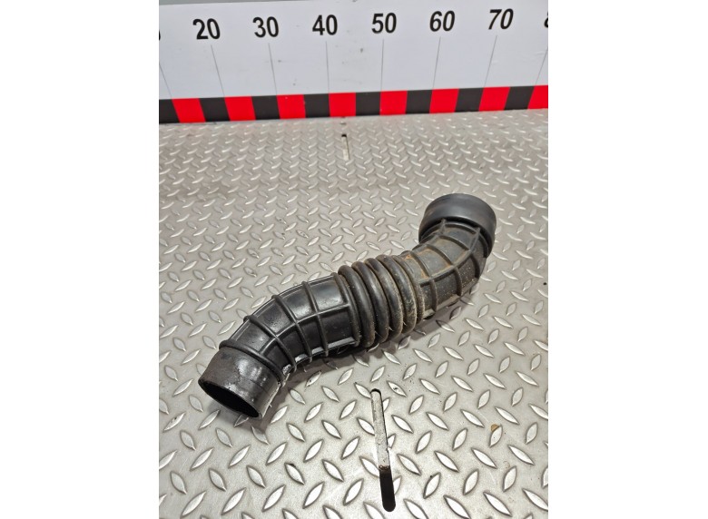 Патрубок впускного коллектора к Peugeot Boxer