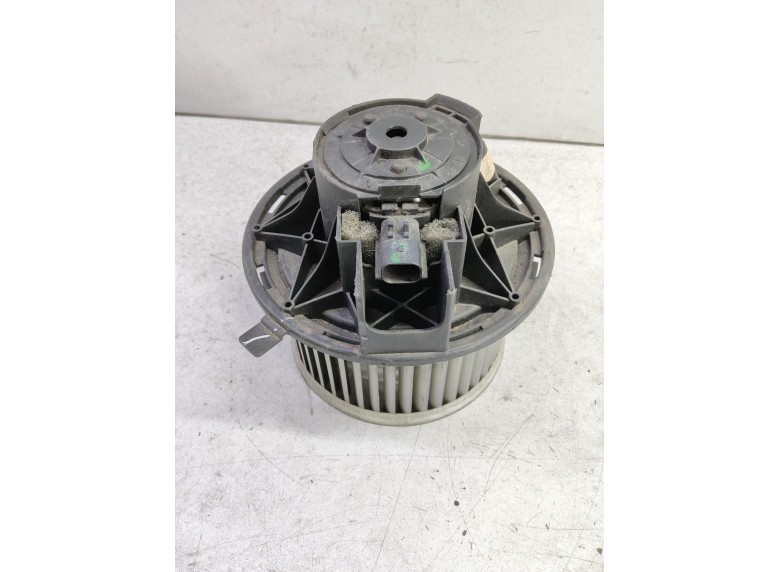 Моторчик печки к Моторчик печки к Jeep Cherokee 2004 г. Cherokee