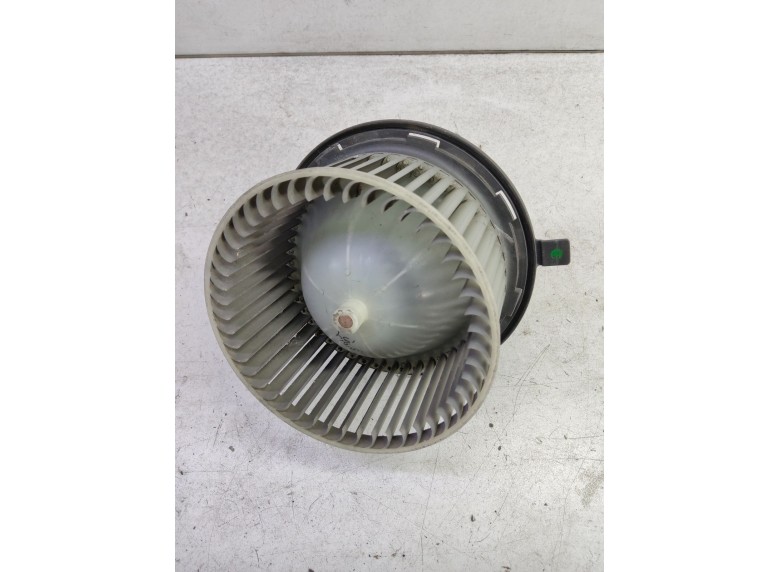 Моторчик печки к Моторчик печки к Jeep Cherokee 2004 г. Cherokee