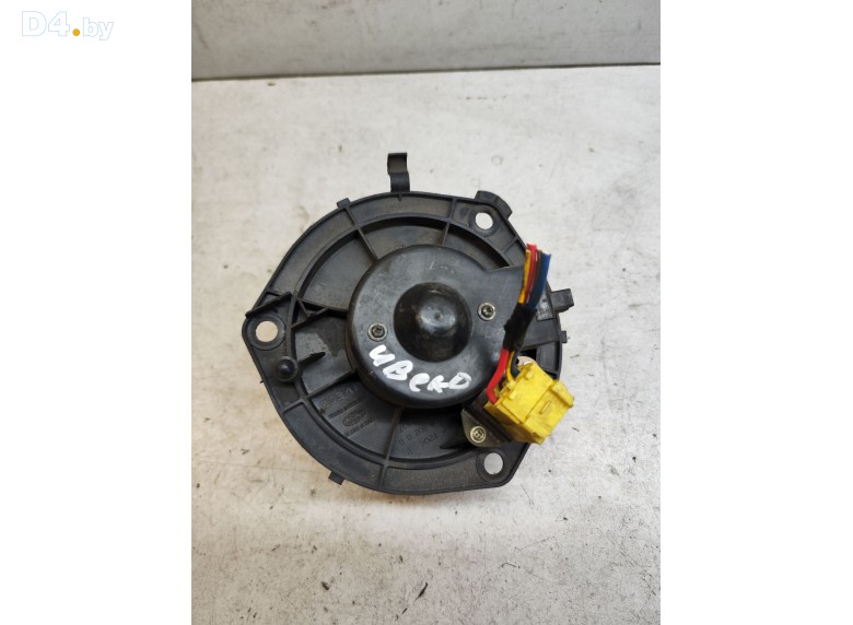 Моторчик печки к Iveco Daily 2000 г.