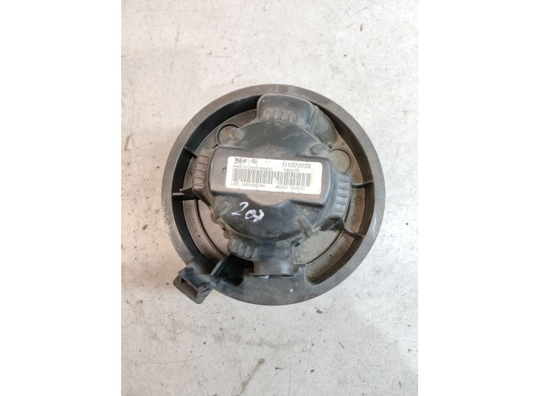 Моторчик печки к Peugeot 207