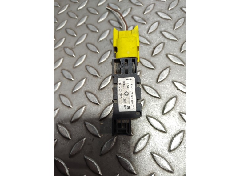 Датчик удара к Датчик удара к Volkswagen Touareg 2003 г. Touareg