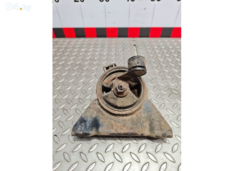 Подушка крепления двигателя к Mazda 626 1999 г.