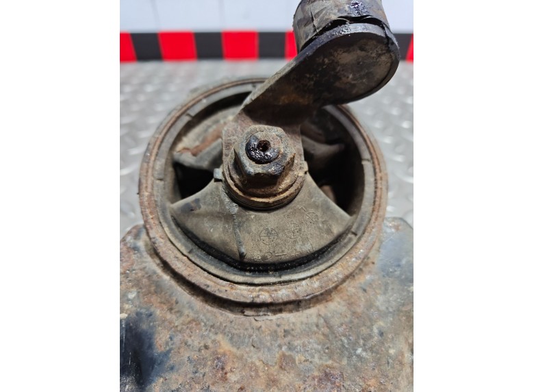 Подушка крепления двигателя к Подушка крепления двигателя к Mazda 626 1999 г. 626