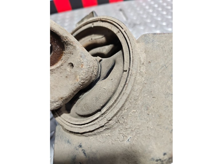 Подушка крепления двигателя к Подушка крепления двигателя к Mazda 626 1999 г. 626