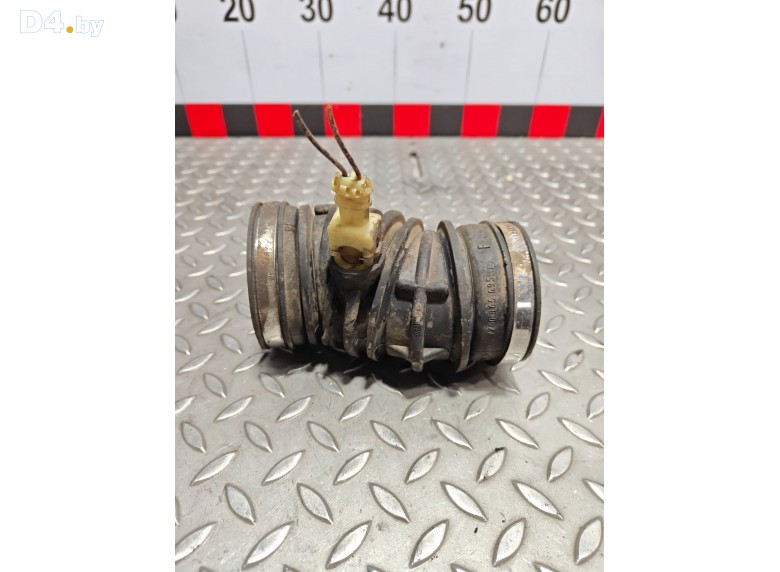 Патрубок впускного коллектора к Renault Laguna 1997 г.