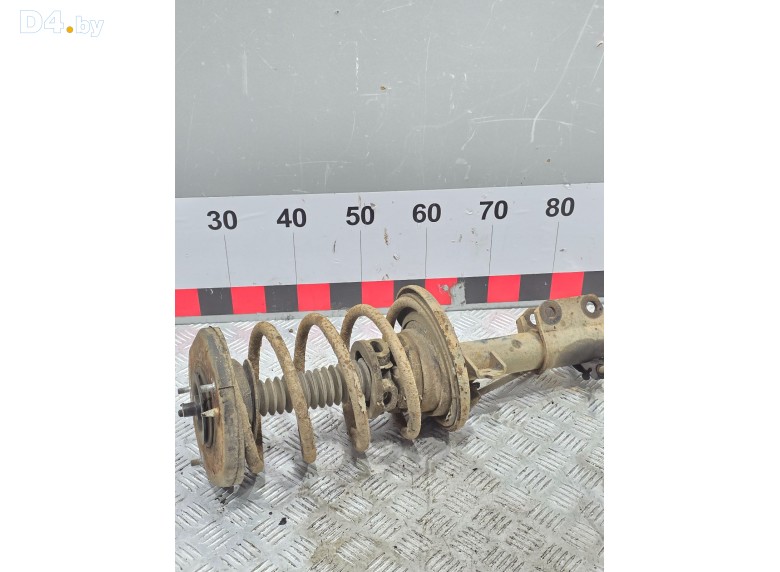 Амортизатор передний к Renault Laguna 1998 г.