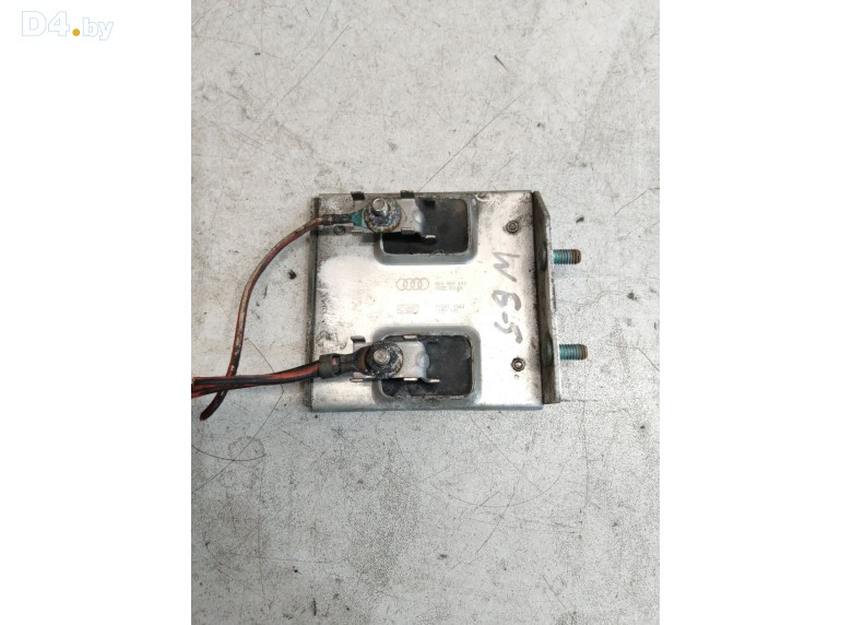 Блок управления вентилятором радиатора к Audi A4 1998 г.