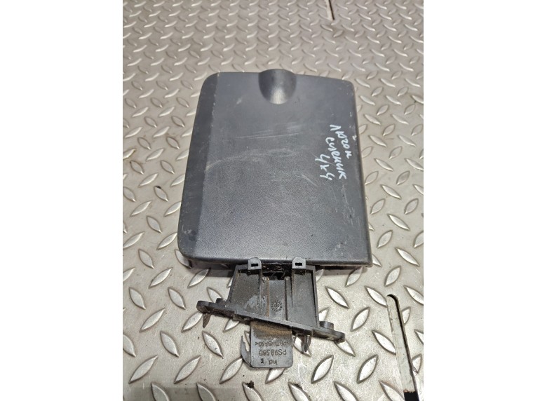 Лючок топливного бака к Renault Scenic RX4