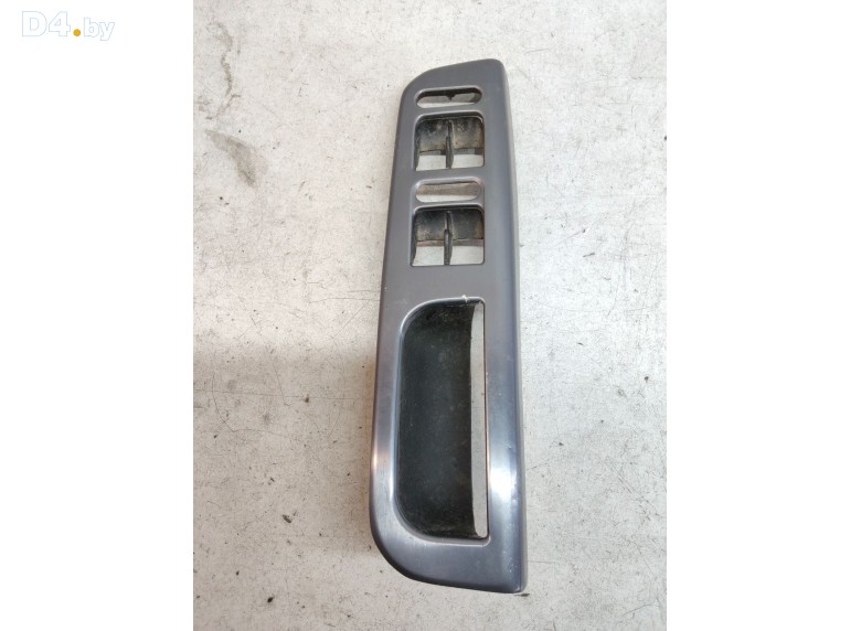 Ручка внутренняя передняя левая к Volkswagen Passat 1999 г.