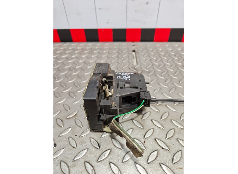 Замок двери передней правой к Замок двери передней правой к Renault Scenic 2001 г. Scenic