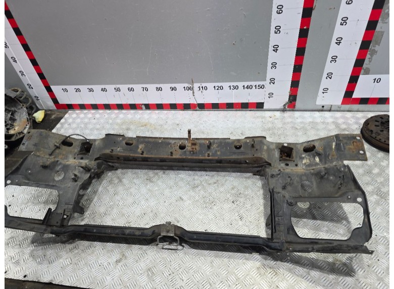 Передняя панель крепления облицовки (телевизор) к Передняя панель крепления облицовки (телевизор) к Volkswagen Transporter 1998 г. Transporter