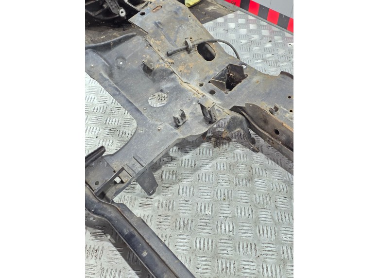 Передняя панель крепления облицовки (телевизор) к Передняя панель крепления облицовки (телевизор) к Volkswagen Transporter 1998 г. Transporter