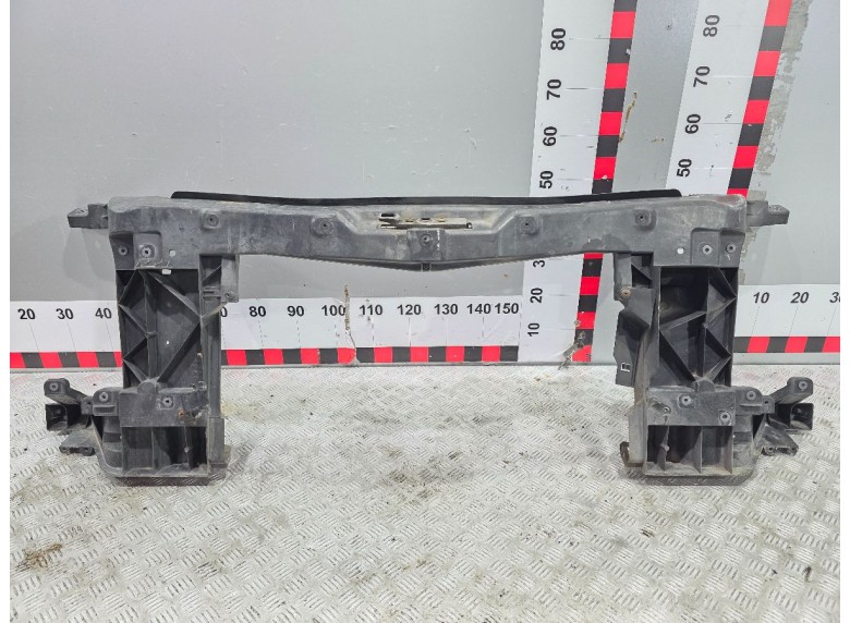 Передняя панель крепления облицовки (телевизор) к Volkswagen Crafter