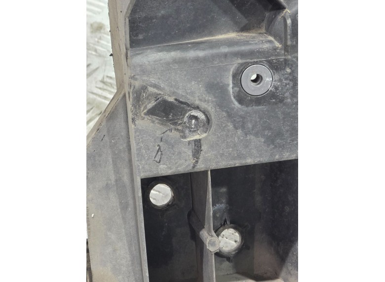 Передняя панель крепления облицовки (телевизор) к Передняя панель крепления облицовки (телевизор) к Volkswagen Crafter 2008 г. Crafter