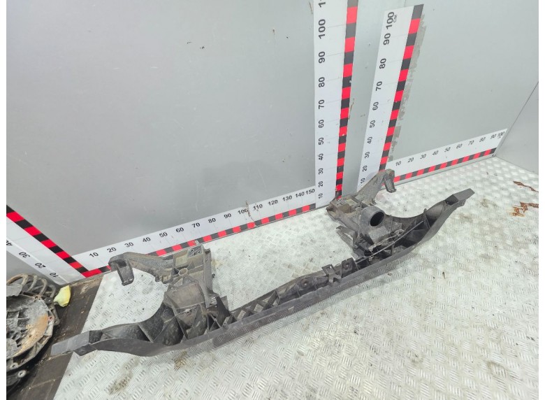 Передняя панель крепления облицовки (телевизор) к Передняя панель крепления облицовки (телевизор) к Volkswagen Crafter 2008 г. Crafter