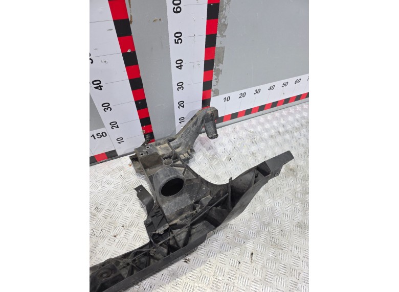 Передняя панель крепления облицовки (телевизор) к Передняя панель крепления облицовки (телевизор) к Volkswagen Crafter 2008 г. Crafter