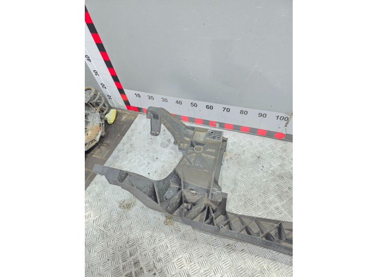 Передняя панель крепления облицовки (телевизор) к Передняя панель крепления облицовки (телевизор) к Volkswagen Crafter 2008 г. Crafter