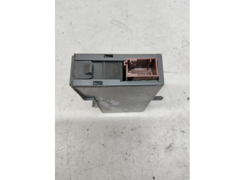 Блок считывания ключ-карты к Блок считывания ключ-карты к Renault Laguna 2005 г. Laguna