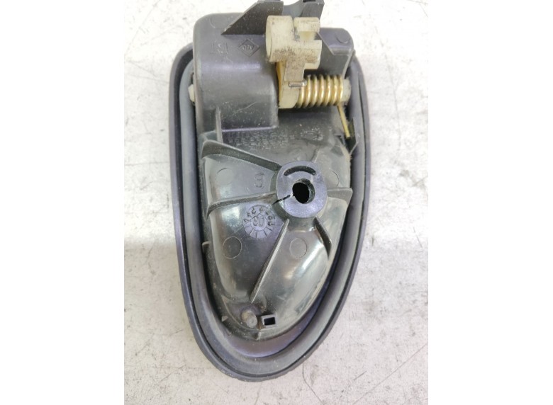 Ручка внутренняя передняя правая к Ручка внутренняя передняя правая к Renault Trafic 2003 г. Trafic