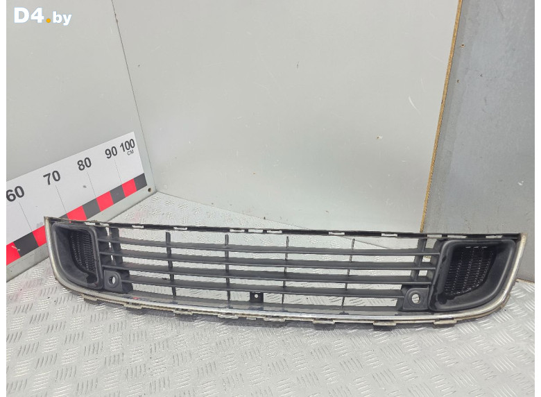 Заглушка (решетка) в бампер передний к Citroen C5 2009 г.