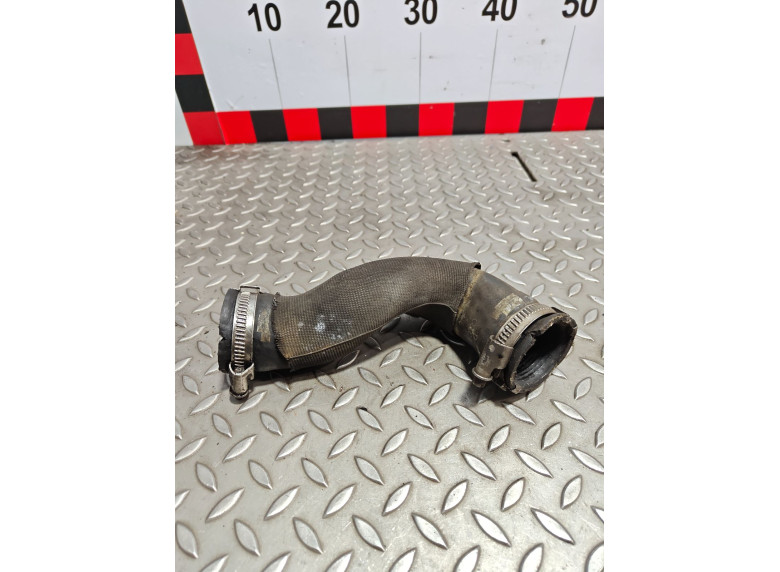 Патрубок интеркулера к Audi A6