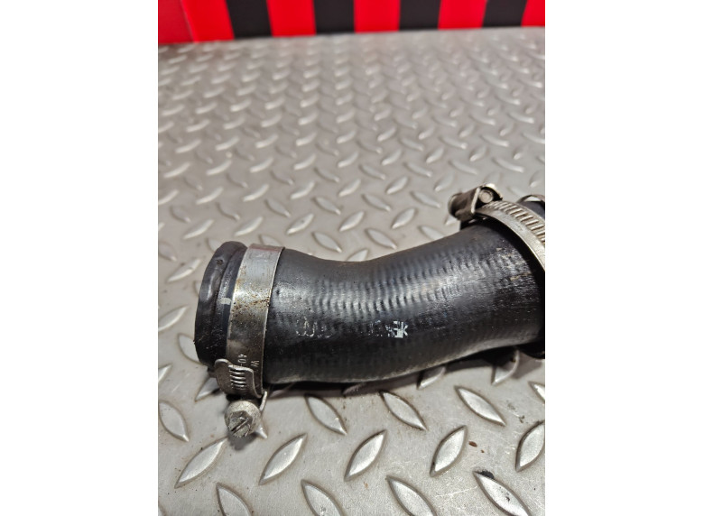 Патрубок интеркулера к Патрубок интеркулера к Audi A6 2007 г. A6