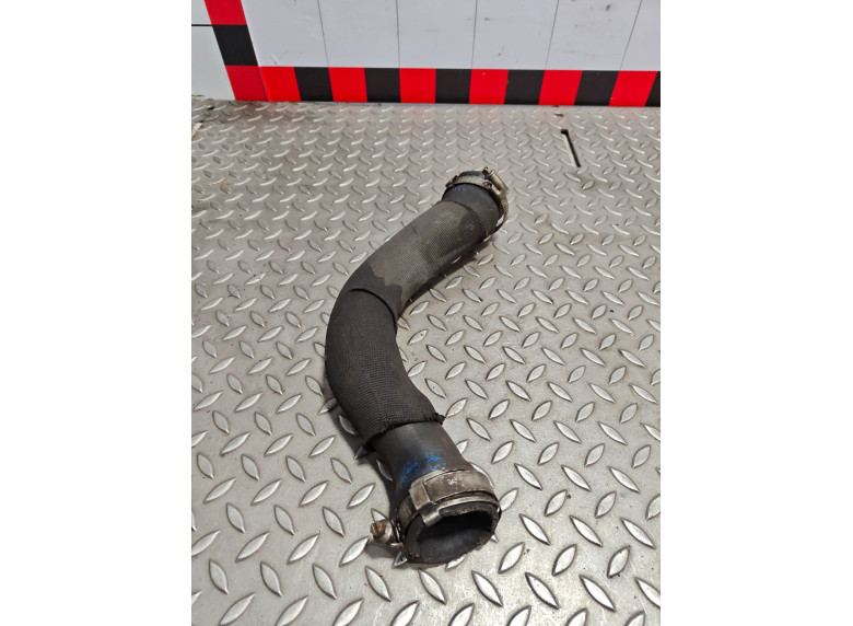 Патрубок интеркулера к Audi A6