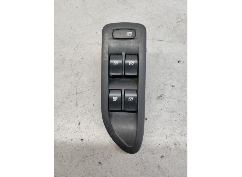 Блок управления стеклоподъемниками к Renault Laguna